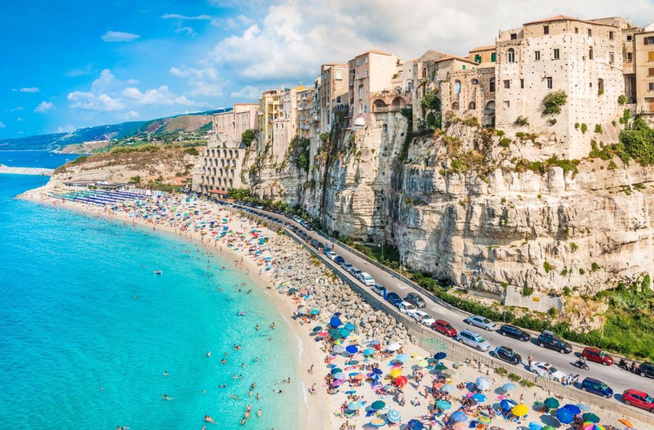 B&B The Sun - Family Rooms Tropea Exteriör bild