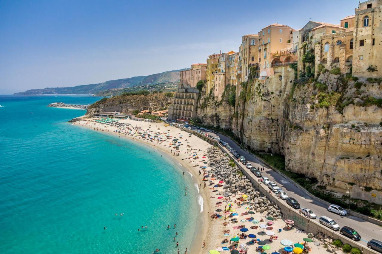 B&B The Sun - Family Rooms Tropea Exteriör bild