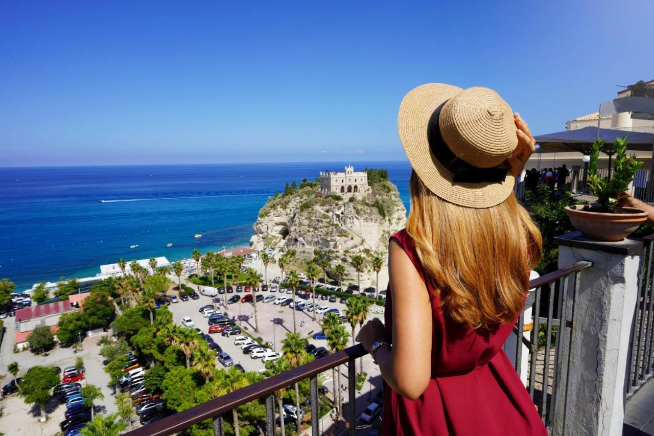 B&B The Sun - Family Rooms Tropea Exteriör bild